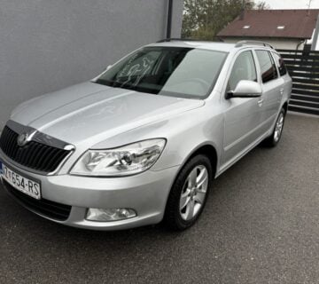 Škoda Octavia Combi 1.6 TDI, navi, grijanje sjedala, auto klima, pdc - cover