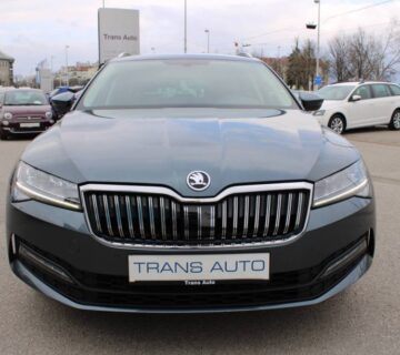 Škoda Superb Combi 2.0 TDi DSG - cover