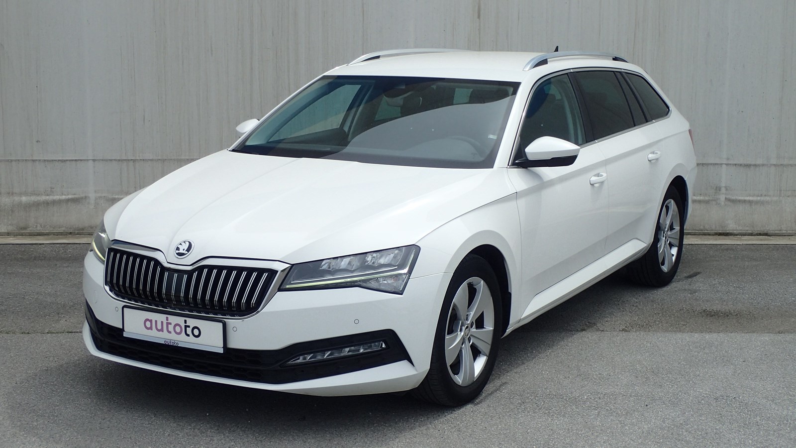 skoda-superb-combi-20-tdi-dsg-diesel-rabljeno-vozi-638519025018832023_1600_900