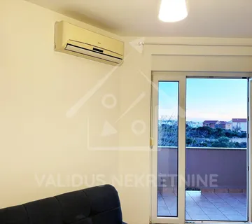 Trosobni stan odličnog rasporeda, Novalja, 43.30 m2
