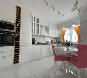 Kuhinja rustikalna po mijeri - cover