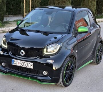 Smart EQ fortwo Brabus Greenflash Limited, domet 125km - cover