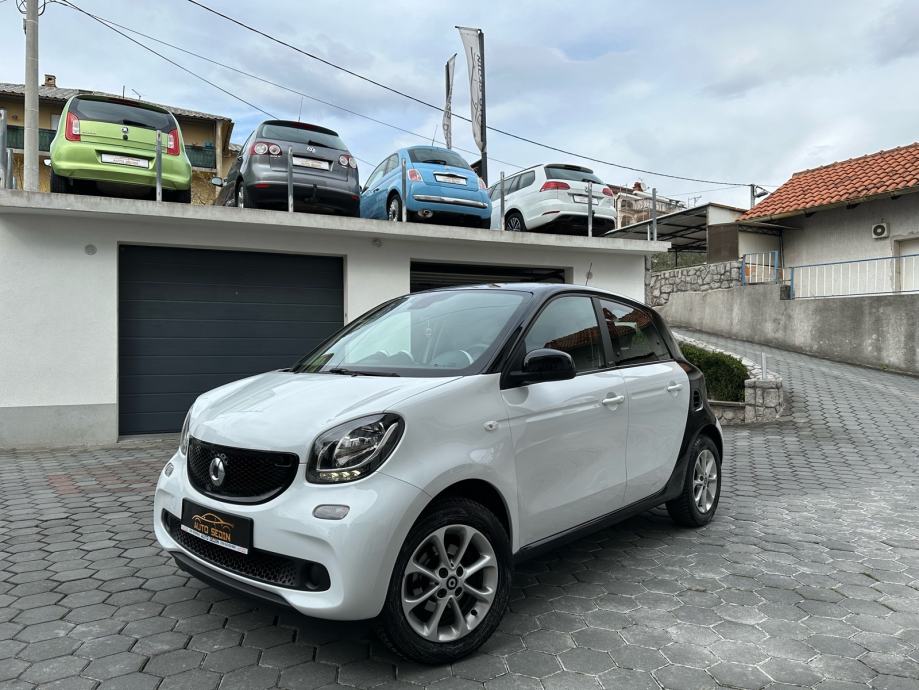 smart-forfour-1.0-passion-grijanje-siceva-komande-volanu-tempomat-slika-191529981