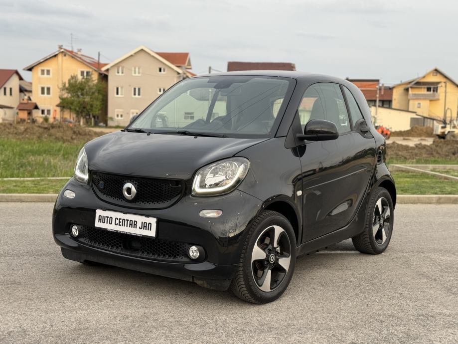 smart-fortwo-eq-automatik-10-000-km-reg-03-25-full-slika-218077981