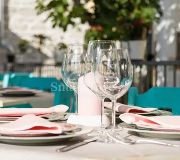 FAŽANA, šarmantni hotel 4* s restoranom u samom srcu Fažane!