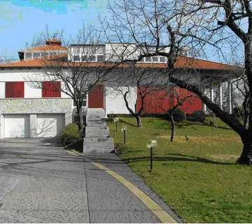 ZAGREB, obiteljska kuća od 500 m2