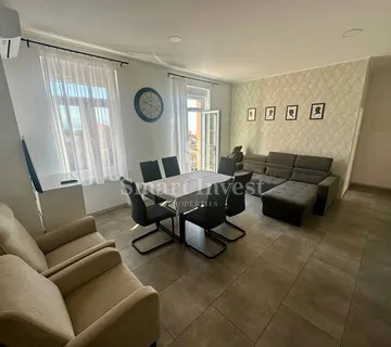 OPATIJA, uređen stan s pogledom na more u strogom centru