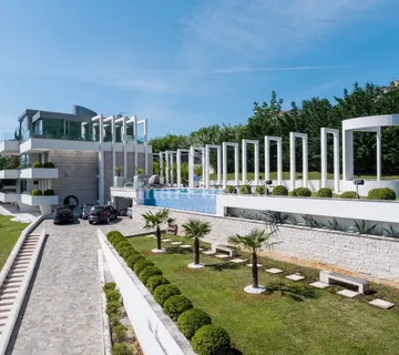 OPATIJSKA RIVIJERA - IČIĆI, ekskluzivna moderna vila 150 m od mora - cover