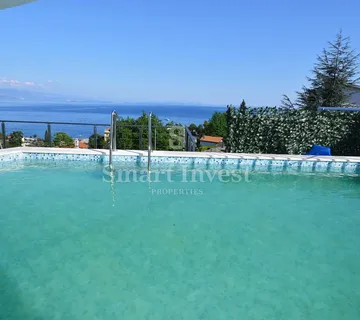 OPATIJA CENTAR, luksuzna vila sa 6 stanova i predivnim pogledom na Kvarner