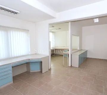 MATULJI - JUŠIĆI, poslovni prostor od 90 m2 za najam - cover