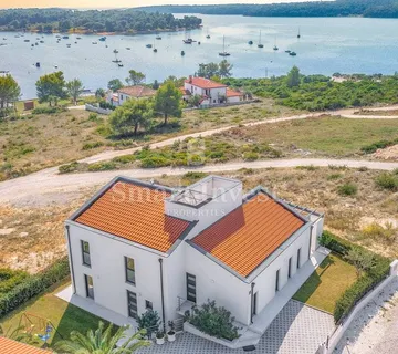 ISTRA, MEDULIN, MODERNA KUĆA BLIZU MORA S PREDIVNIM POGLEDOM! - cover