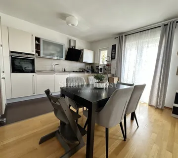 VIŠKOVO, dvoetažni stan 4S+DB, mirna lokacija u blizini centra