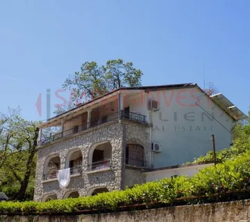 LOVRAN, iznajmljuje se apartmanska kuća od 360 m2 - Liganj, Lovran