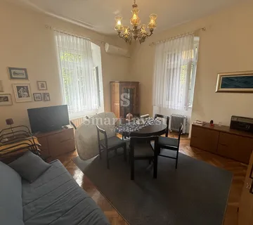 OPATIJA, stan od 50 m2 s parkirngom, u staroj vili