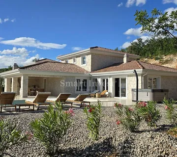 JADRANOVO, kamena vila rustikalnog stila s bazenom i pogledom na more - cover