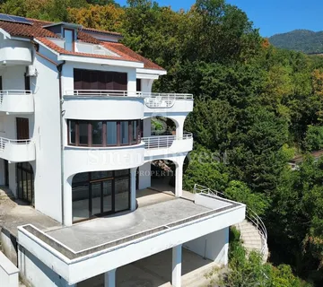 OPATIJA, stan od 224 m2 u roh bau fazi + apartman 39 m2, s panoramskim pogledom na Kvarner