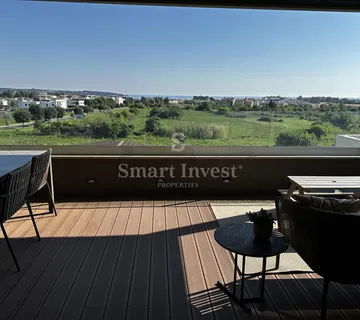 NOVIGRAD, lukuzni penthouse s pogledom na more