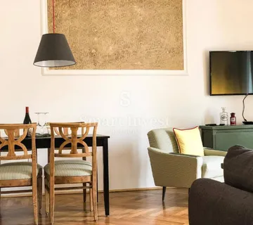 OPATIJA - CENTAR, dva renovirana stana u vili 50 m od mora