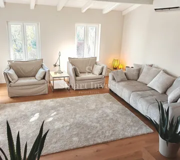 MATULJI, prekrasna obiteljska kuća u blizini centra - cover