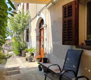VOLOSKO, stan i apartman u vili 50 m do mora - Opatija