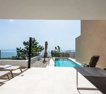 KOSTRENA, dvojna vila s bazenom i pogledom na more (B2) - cover