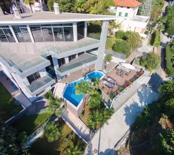 OPATIJA - CENTAR, ekskluzivna vila s pogledom na more, 100 m od mora! - cover