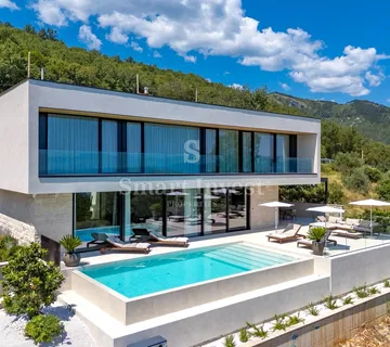 MOŠĆENIČKA DRAGA, luksuzna vila s panoramskim pogledom na more - cover