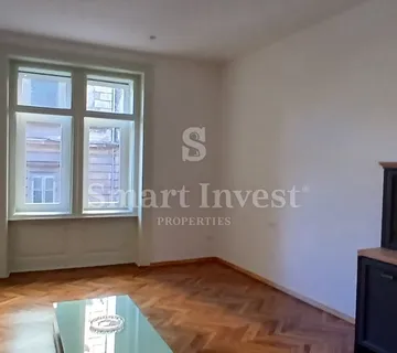 RIJEKA - CENTAR, renoviran stan od 82 m2 u blizini Korza