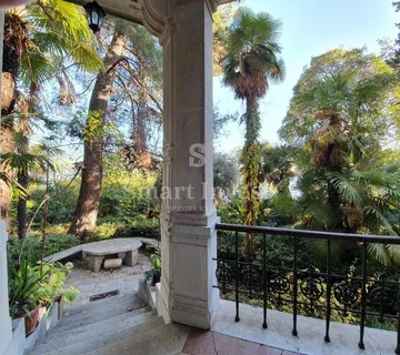 OPATIJA, stan od 244 m2 u austrougarskoj vili drugi red do mora