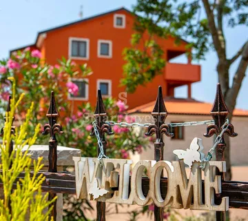 UMAG, ECO RESORT, hotel i restoran na zemljištu od 7000 m2