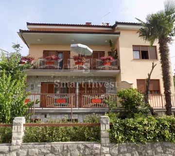 LOVRAN, dvojna kuća s garažom na mirnoj lokaciji u blizini mora - cover