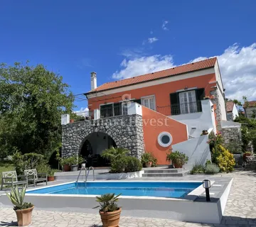 KRASICA, prekrasna kuća s bazenom i prostranom okućnicom - Krasica, Bakar