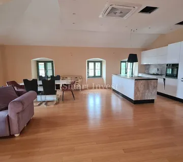 OPATIJA - CENTAR, stan od 180 m2, 2S+DB, s pogledom na more i parkingom