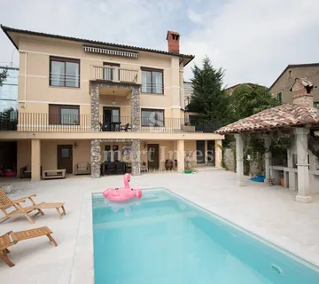 OPATIJA - VOLOSKO, prekrasna vila s bazenom i pogledom na more, 200 m od mora! - cover