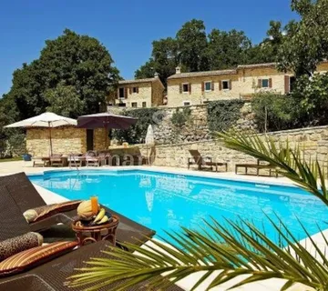 ISTRA - LUPOGLAV, KOMPLEKS VRHUNSKI RENOVIRANIH ISTARSKIH KUĆA! - cover