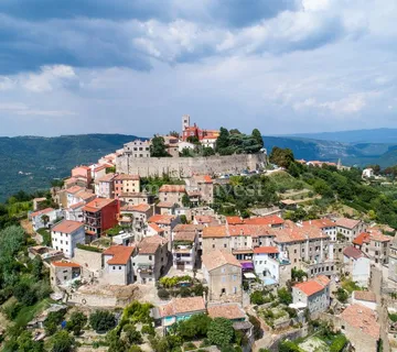 ISTRA, JEDINSTVENi B&B S TAVERNOM i VINSKIM PODRUMOM - Motovun