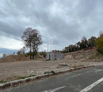 MATULJI, odličan teren od 4557 m2 za poslovnu djelatnost! - cover