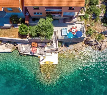 KARLOBAG - OKOLICA, kuća za odmor 1.red do mora!