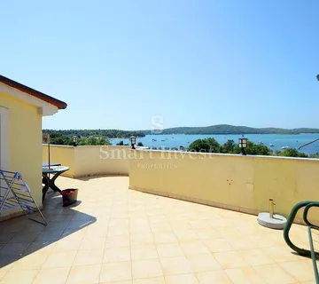 MEDULIN, Pansion/mini-hotel s bazenom i pogledom na more, prodaja