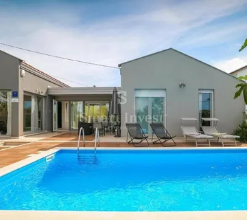 POREČ, prekrasna kuća s bazenom u prirodi - cover