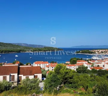 CRES, stan 3S+DB s pogledom na more i vrtom u novogradnji u blizini mora i centra (G2-S3)