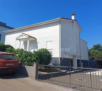 POREČ, ODLIČNA KUĆA NA MIRNOJ LOKACIJI, 4 km do mora - cover