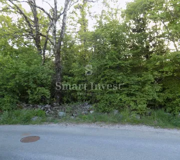 MATULJI, bliža okolica centra teren 823 m2 - cover