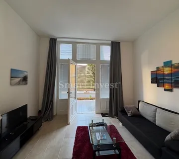 LOVRAN - STROGI CENTAR, stan od 40 m2 za dugoročni najam - cover