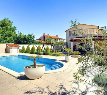 MEDULIN, kompletno uređena kuća 5S+DB, s bazenom, u blizini mora - cover