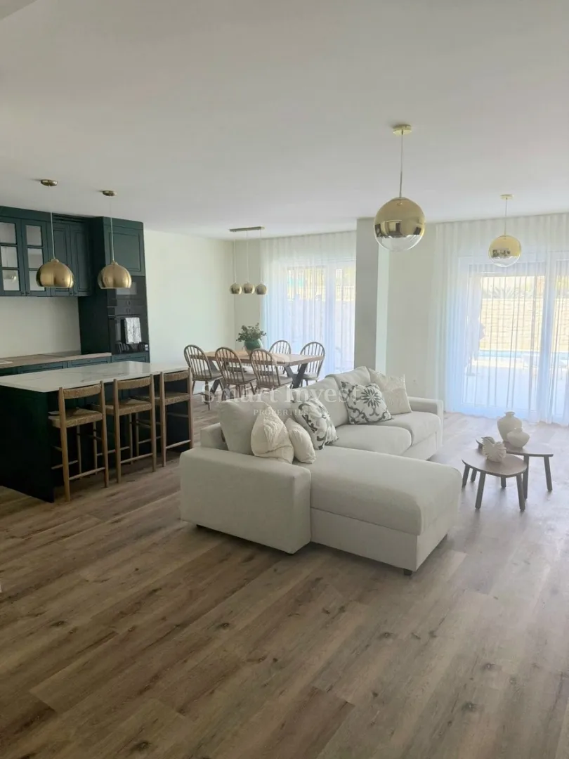 LOVRAN, luksuzna novogradnja s bazenom blizu mora!  - cover