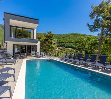 MOŠĆENIČKA DRAGA, moderna vila s bazenom i spa zonom nedaleko mora - cover