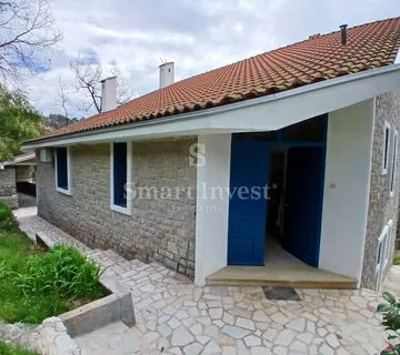 MATULJI, samostojeća kuća s bazenom - cover