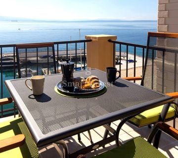 OPATIJA - LUNGO MARE, stan s terasom u vili prvi red do mora - cover