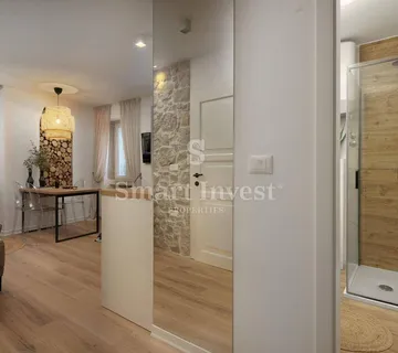 ROVINJ, prekrasno uređen stan 2S+DB, 50 m od mora! - cover